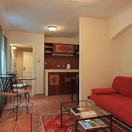 Cool 1 Bedroom Prokopska Apartment In Mala Strana Praga Exterior foto